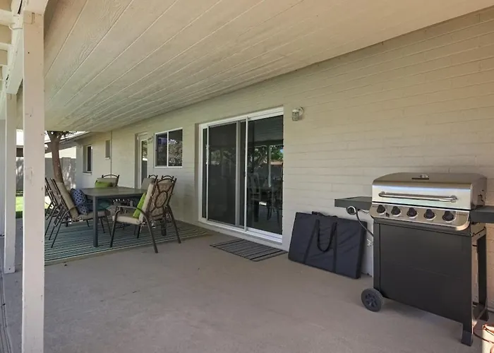 Remodel W Sparkling Pool And Game