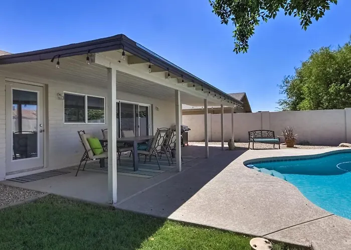 Holiday home Remodel W Sparkling Pool And Game Tempe