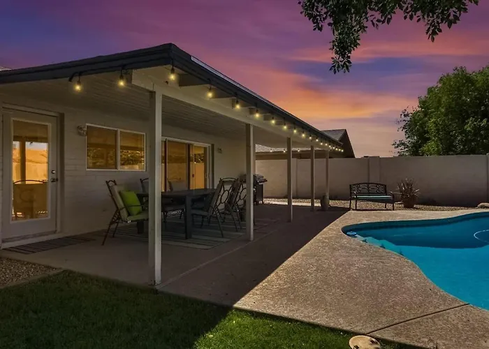 Holiday home Remodel W Sparkling Pool And Game