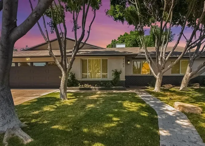 Remodel W Sparkling Pool And Game Holiday home Tempe