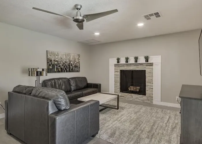 Holiday home Remodel W Sparkling Pool And Game *