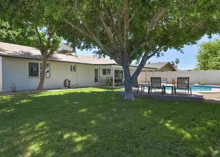 Remodel W Sparkling Pool And Game Tempe