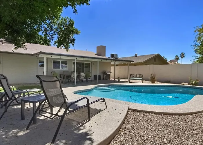 Holiday home Remodel W Sparkling Pool And Game