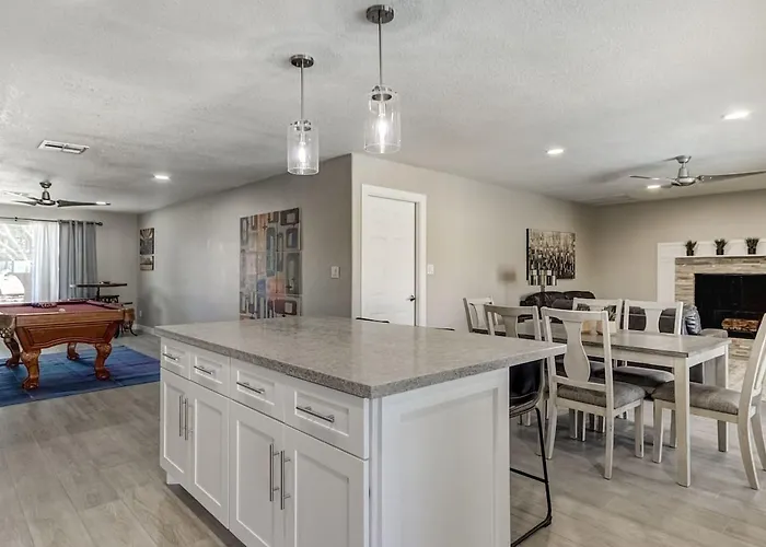 Holiday home Remodel W Sparkling Pool And Game Tempe